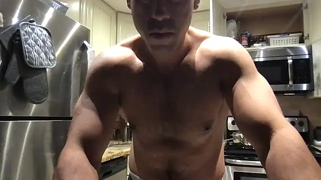 Snapshot of BigGuyMuscle chatting on June 26, 3:23 am BigGuyMuscle online show from June 26, 3:23 am