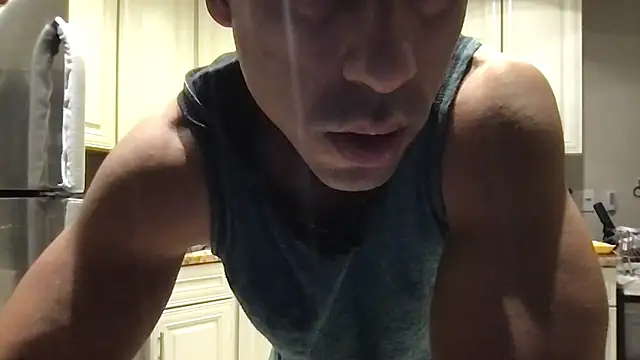 BigGuyMuscle online show from December 22, 1:17 am