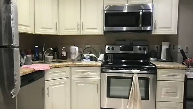 BigGuyMuscle online show from December 18, 10:02 pm