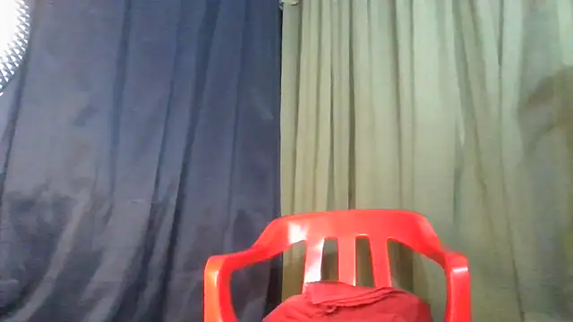Snapshot of condor08750 chatting on June 14, 2:24 am condor08750 online show from June 14, 2:24 am