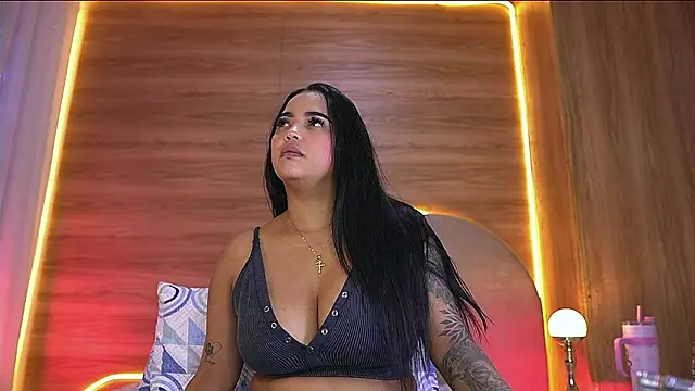 alexaa walker online show from April 13, 11:47 am