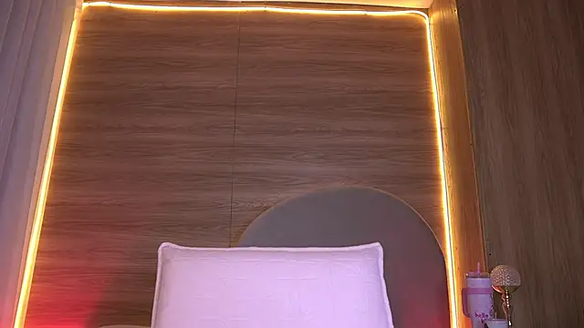 Snapshot of alexaa_walker chatting on May 28, 12:00 pm alexaa walker online show from May 28, 12:00 pm