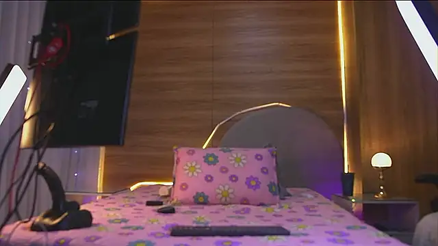 alexaa walker online show from February 26, 11:54 am