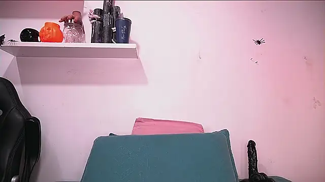 alexaa walker online show from October 26, 12:27 pm