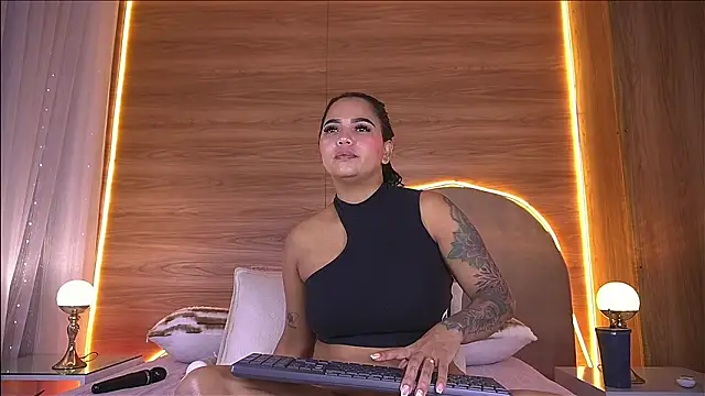 alexaa walker online show from February 10, 11:53 am