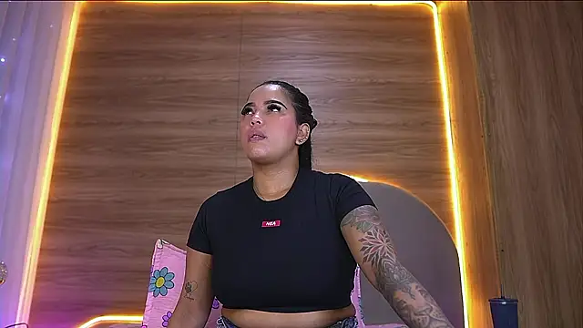 alexaa walker online show from March 10, 11:58 am