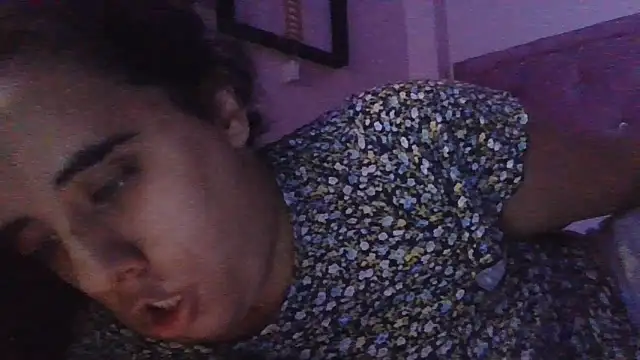 annarose19 online show from April 18, 4:04 am