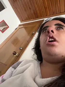 annarose19 online show from April 10, 4:36 pm