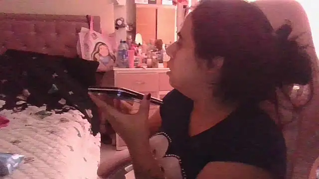 annarose19 online show from March 25, 9:35 pm