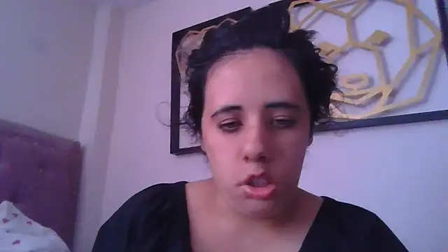 Snapshot of annarose19 chatting on November 24, 8:09 pm annarose19 online show from November 24, 8:09 pm