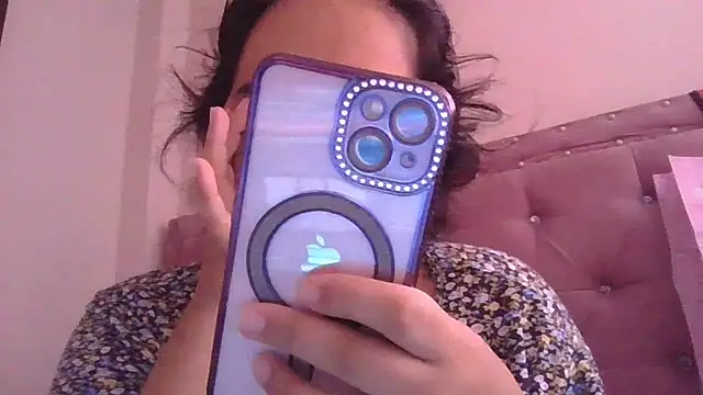 annarose19 online show from April 18, 4:42 pm