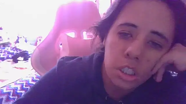 Snapshot of annarose19 chatting on November 26, 8:53 pm annarose19 online show from November 26, 8:53 pm