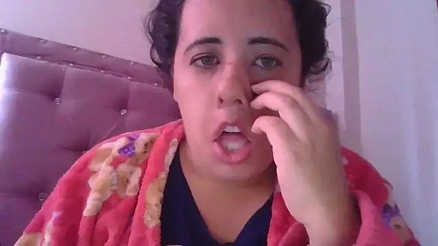 Snapshot of annarose19 chatting on November 15, 6:01 pm annarose19 online show from November 15, 6:01 pm