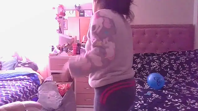 annarose19 online show from December 19, 8:11 pm