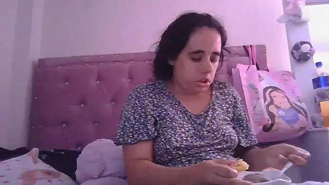 annarose19 online show from April 18, 7:58 pm