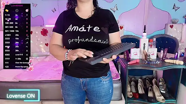 Snapshot of Zaly_mature chatting on April 22, 12:39 am Zaly mature online show from April 22, 12:39 am