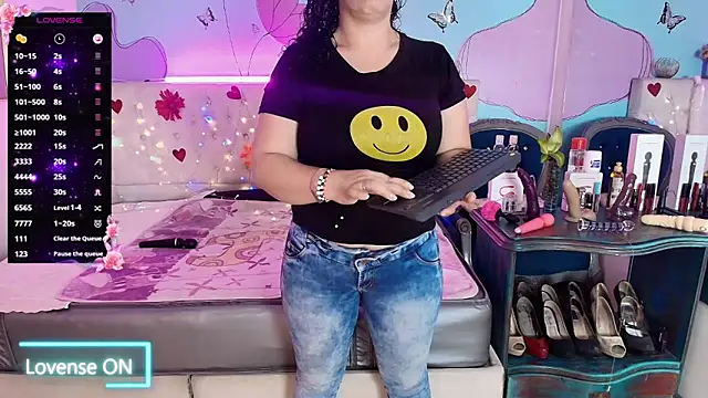 Snapshot of Zaly_mature chatting on April 25, 11:35 pm Zaly mature online show from April 25, 11:35 pm
