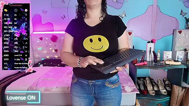 Zaly mature online show from July 6, 10:56 pm