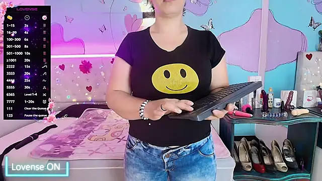 Zaly mature online show from June 4, 11:20 pm