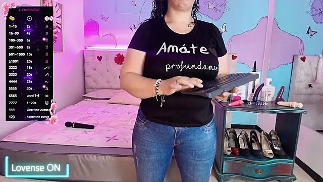 Zaly mature online show from April 7, 11:06 pm