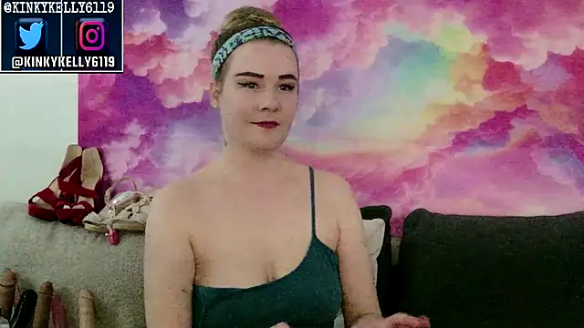 Snapshot of Kellylynn69 chatting on October 15, 11:24 pm Kellylynn69 online show from October 15, 11:24 pm