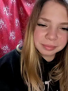 Zuli Kiska online show from November 25, 9:37 pm