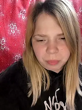 Zuli Kiska online show from March 22, 9:31 pm