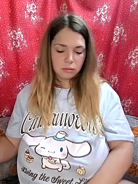 Snapshot of Zuli_Kiska chatting on June 11, 5:48 am Zuli Kiska online show from June 11, 5:48 am