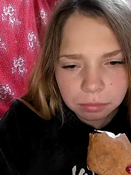 Zuli Kiska online show from October 22, 8:08 pm