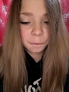 Zuli Kiska online show from December 14, 8:25 pm