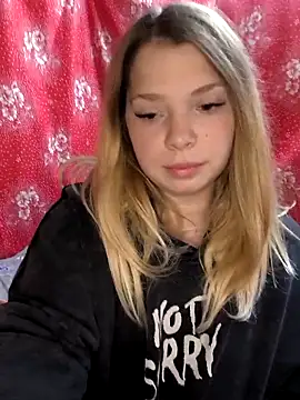 Zuli Kiska online show from November 3, 8:56 pm