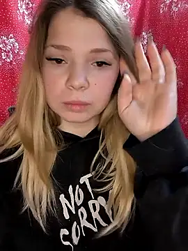 Zuli Kiska online show from December 2, 8:43 pm