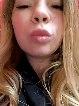 Zuli Kiska online show from November 12, 11:19 pm