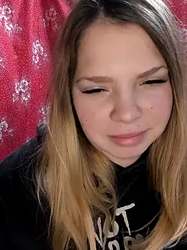 Zuli Kiska online show from November 30, 12:39 pm