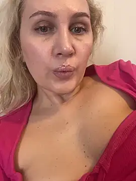 YourBlondee online show from March 10, 3:43 am