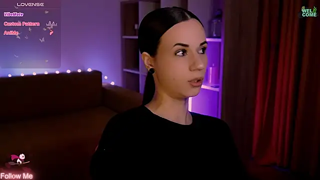 ItsAlisia online show from April 15, 5:35 am