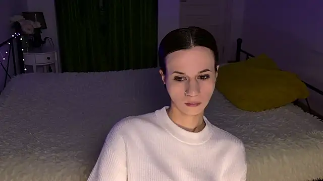 ItsAlisia online show from December 4, 1:54 pm