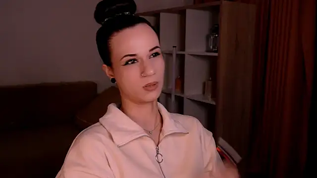 ItsAlisia online show from March 13, 2:00 pm