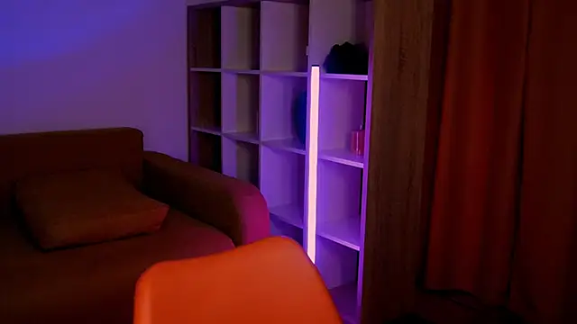 ItsAlisia online show from October 31, 1:52 pm