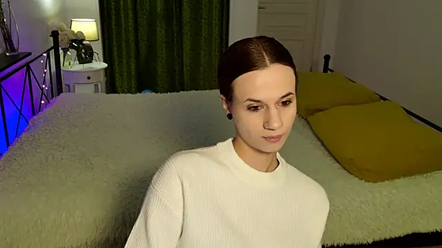 ItsAlisia online show from November 10, 6:40 am