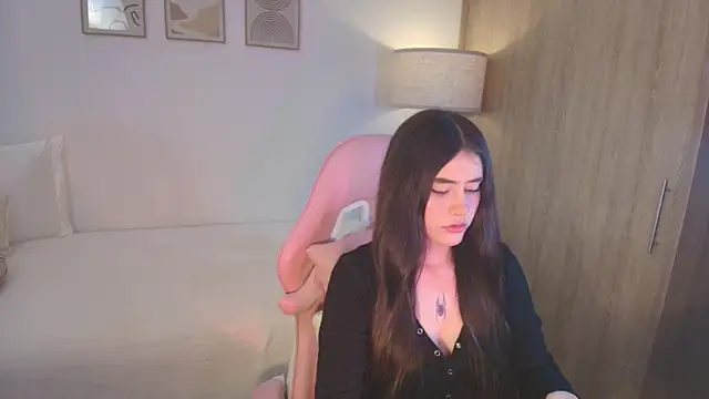 Snapshot of iriswest_ chatting on October 3, 12:25 am iriswest online show from October 3, 12:25 am