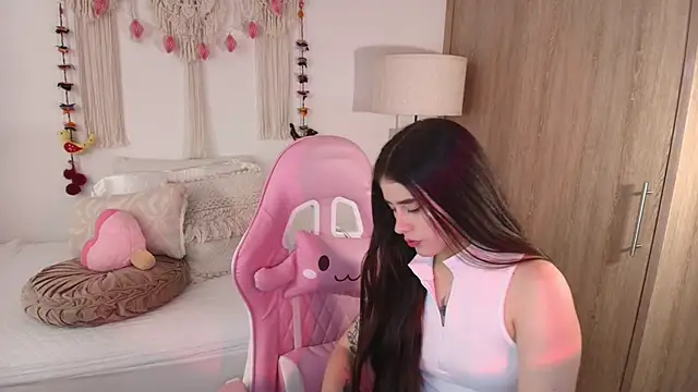 iriswest  online show from February 12, 10:42 pm