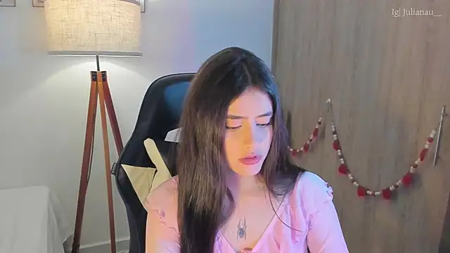 Snapshot of iriswest_ chatting on February 15, 1:53 am iriswest online show from February 15, 1:53 am