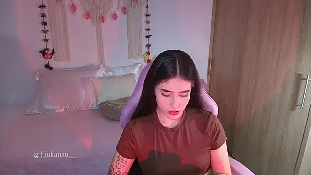 iriswest  online show from February 25, 12:55 am