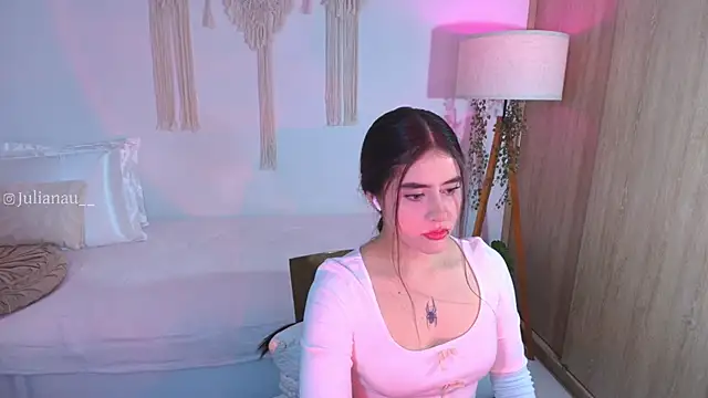 iriswest  online show from November 17, 11:31 pm