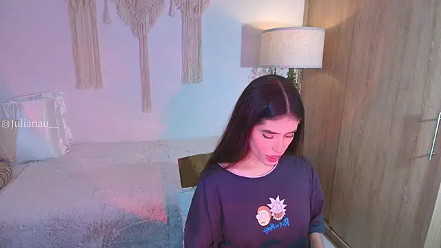 iriswest  online show from November 14, 11:41 pm