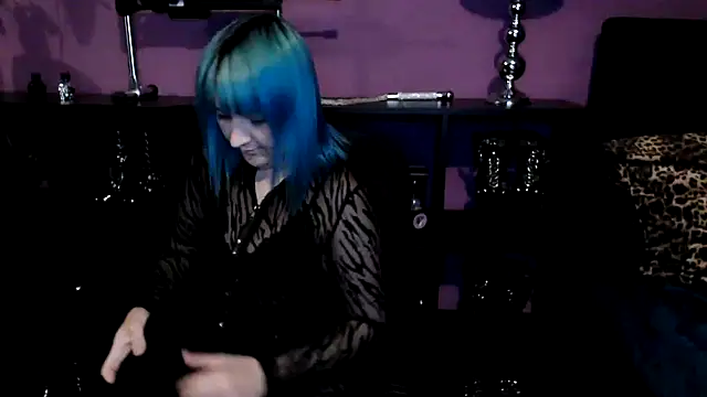 beauty-of-pain online show from May 4, 7:17 pm