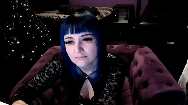 beauty-of-pain online show from December 5, 6:17 pm