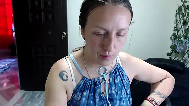 Snapshot of kittykalor09 chatting on June 21, 9:42 pm kittykalor09 online show from June 21, 9:42 pm