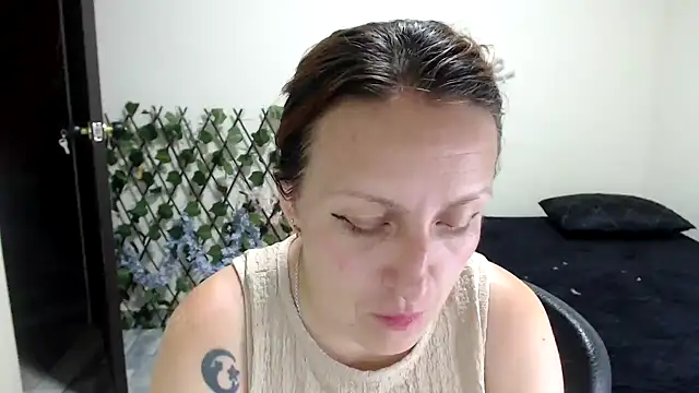 Snapshot of kittykalor09 chatting on July 1, 3:29 am kittykalor09 online show from July 1, 3:29 am